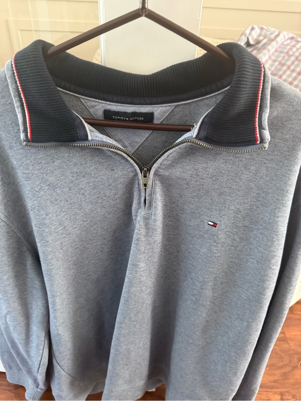 Tommy Hilfiger Men's Light Gray Quarter-Zip Sweatshirt with Navy Collar